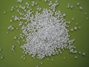 アルミナ中空ボール